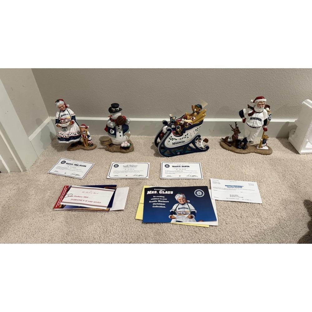 The Danbury Mint Seattle Mariners Christmas Set